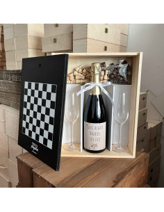 Box Regalo Bottiglia Franciacorta personalizzata + 2 calici flute + Cassetta scacchi