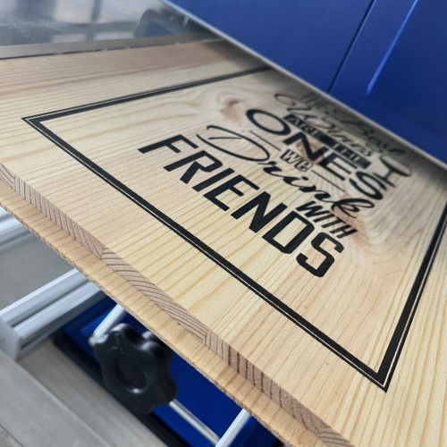 Stampa su legno con frase vino
