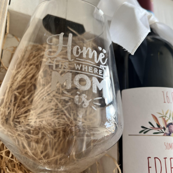 Confezione Regalo Vino con Calici e Bottiglia Vino Personalizzata
