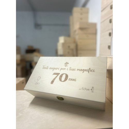 CONFEZIONE REGALO VINO CON CALICE PERSONALIZZATO E POSTO PER BOTTIGLIA