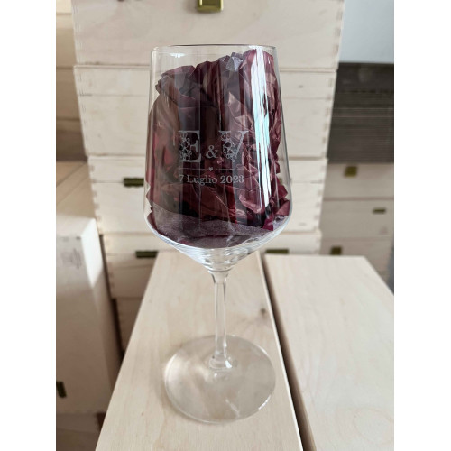 CONFEZIONE REGALO VINO CON CALICE PERSONALIZZATO E POSTO PER BOTTIGLIA