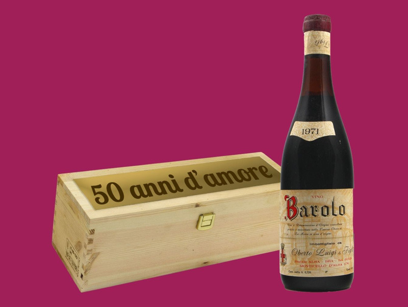 L'emozione di regalare una bottiglia di vino d'annata, un dono memorabile.